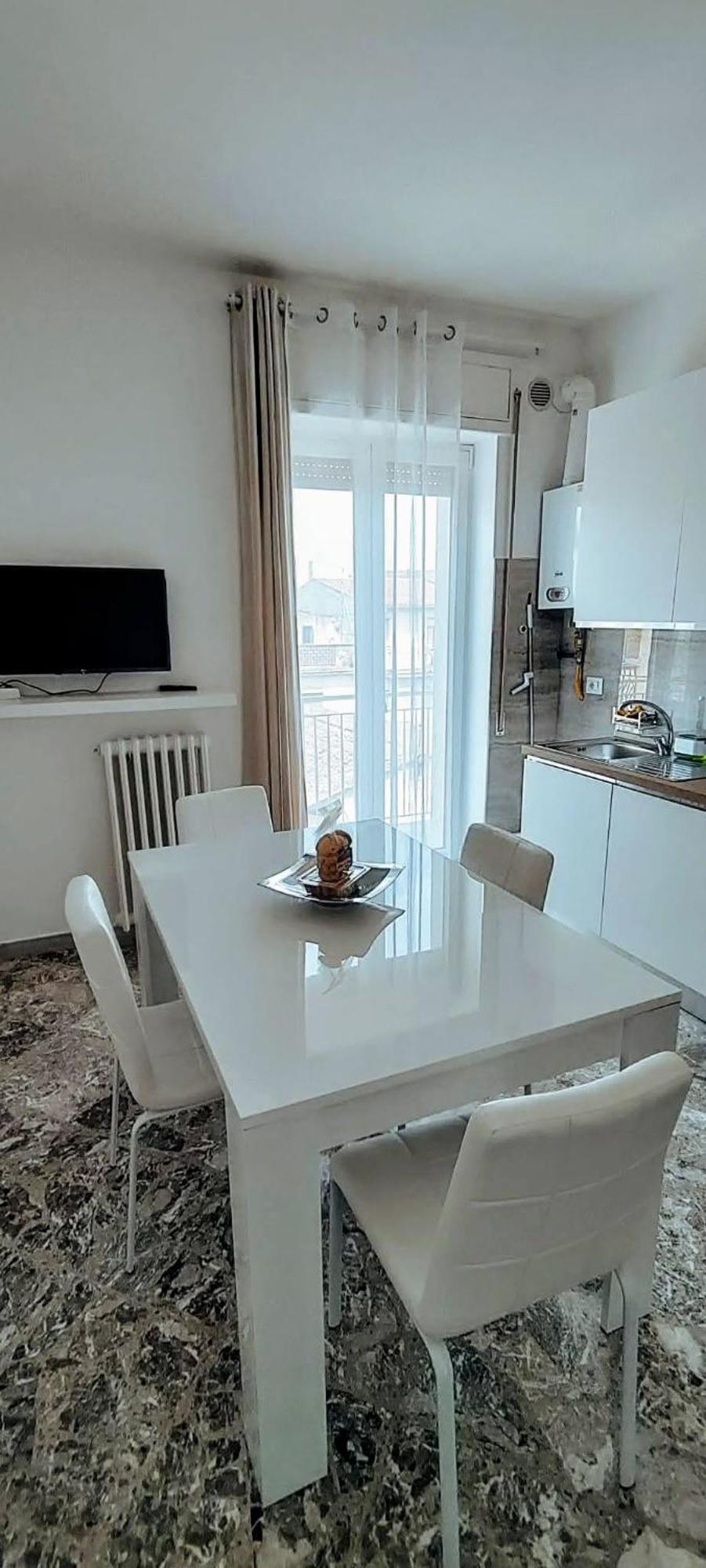 Angela'S Apartment. Elegant Two Bedroom House In Irsina Екстер'єр фото